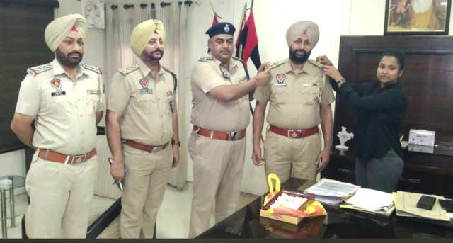 You are currently viewing ਅਰਬਨ ਅਸਟੇਟ ਚੌਕੀ ਇੰਚਾਰਜ ਅਸ਼ੋਕ ਸ਼ਰਮਾ ਸਬ ਇੰਸਪੈਕਟਰ ਬਣੇ