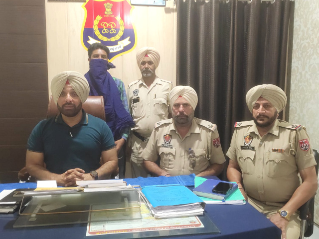 You are currently viewing 20 ਕਿਲੋਗ੍ਰਾਮ ਡੋਡੇ ਚੂਰਾ ਪੋਸਤ ਸਮੇਤ ਇੱਕ ਵਿਅਕਤੀ ਪੁਲਿਸ ਅੜਿੱਕੇ