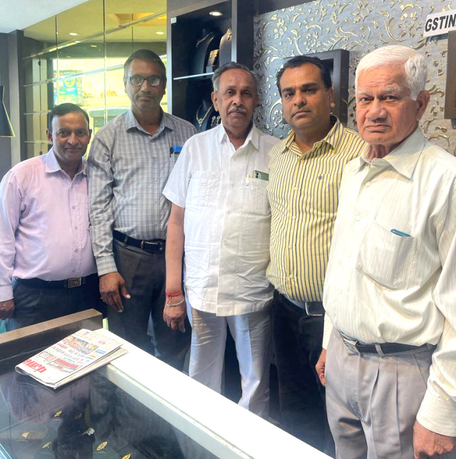 You are currently viewing विधायक जंगी लाल महाजन से गढ़दीवाला क्षेत्र की समस्याओं के बारे में किया विचार विमर्श