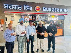 Read more about the article ਜ਼ਿਲ੍ਹਾ ਸਿਹਤ ਅਫ਼ਸਰ ਨੇ 5 ਥਾਵਾਂ ਤੋਂ ਲਏ ਖਾਣ-ਪੀਣ ਵਾਲੀਆਂ ਵਸਤਾਂ ਦੇ 11 ਸੈਂਪਲ