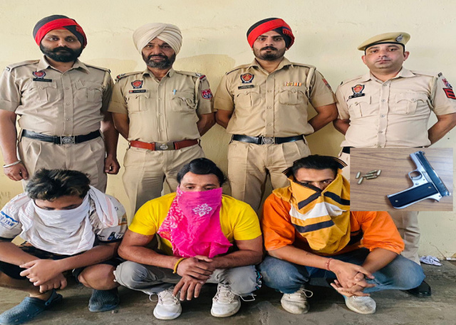 Read more about the article पुलिस ने नशीले पदार्थों की तस्करी और अवैध हथियार रखने वालों पर की सख़्त कार्रवाई