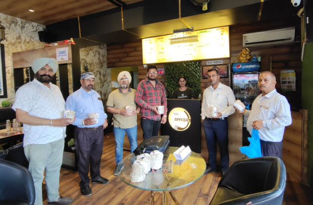 You are currently viewing ਜ਼ਿਲ੍ਹਾ ਸਿਹਤ ਅਫ਼ਸਰ ਨੇ 5 ਥਾਵਾਂ ਤੋਂ ਲਏ ਖਾਣ-ਪੀਣ ਵਾਲੀਆਂ ਵਸਤਾਂ ਦੇ 11 ਸੈਂਪਲ