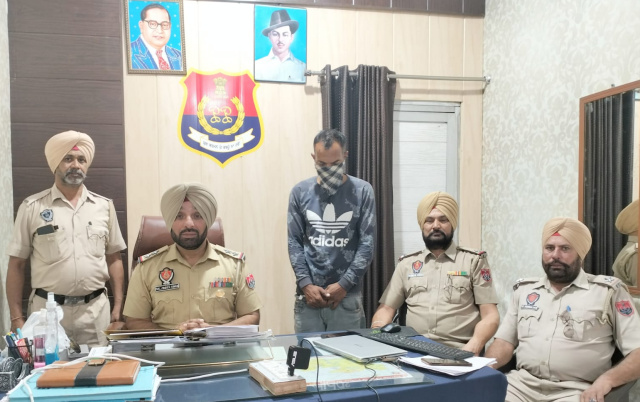 You are currently viewing 670 ਨਸ਼ੀਲੀਆਂ ਗੋਲੀਆਂ ਸਣੇ ਇੱਕ ਵਿਅਕਤੀ ਕਾਬੂ