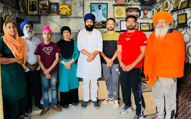 Read more about the article ਬਾਬਾ ਦੀਪ ਸਿੰਘ ਸੇਵਾ ਦਲ ਐਂਡ ਵੈਲਫੇਅਰ ਸੁਸਾਇਟੀ ਗੜ੍ਹਦੀਵਾਲਾ ਵਲੋਂ ਇਲਾਜ ਕਰਵਾ ਕੇ ਭੈਣ ਜਸ਼ਨਦੀਪ ਨੂੰ ਪਰਿਵਾਰ ਕੋਲ ਭੇਜਿਆ