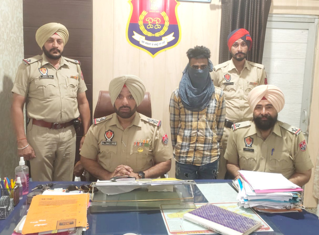 Read more about the article 13 ਗ੍ਰਾਮ ਹੈਰੋਇਨ, ਨਸ਼ੀਲੀਆਂ ਗੋਲੀਆਂ ਸਮੇਤ ਇੱਕ ਨੌਜਵਾਨ ਪੁਲਿਸ ਅੜਿੱਕੇ