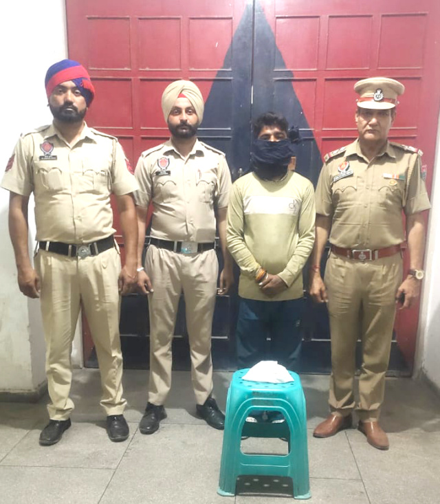 You are currently viewing 2 ਚੋਰੀ ਦੇ ਮੋਬਾਇਲ ਸਮੇਤ ਇੱਕ ਨੌਜਵਾਨ ਨੂੰ ਪੁਲਿਸ ਨੇ ਕੀਤਾ ਕਾਬੂ