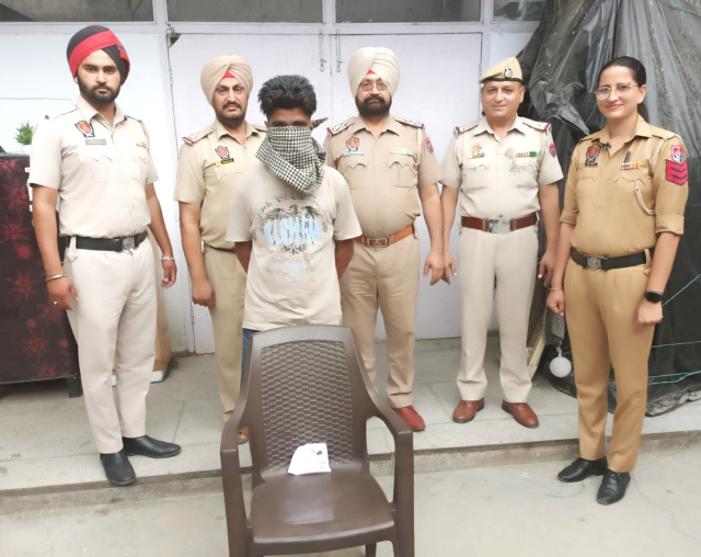 You are currently viewing 260 ਨਸ਼ੀਲੀਆਂ ਗੋਲੀਆਂ ਸਮੇਤ ਇੱਕ ਨੌਜਵਾਨ ਪੁਲਿਸ ਅੜਿੱਕੇ