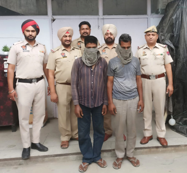 Read more about the article ਖੇਤਾਂ ਦੇ ਆਲੇ ਦੁਆਲੇ ਲਗਾਏ ਐਂਗਲ ਪੁੱਟਣ ਤੇ ਦੋ ਵਿਅਕਤੀ ਕਾਬੂ