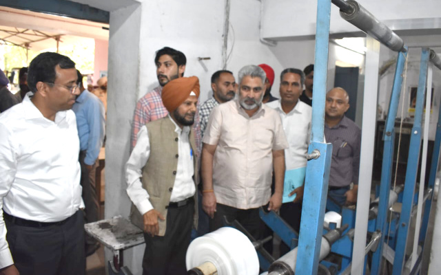 Read more about the article ਸੂਬੇ ਦੀਆਂ ਨਰਸਰੀਆਂ ’ਚ ਦੋ ਸਾਲਾਂ ਵਿੱਚ ਤਿੰਨ ਕਰੋੜ ਪੌਦਿਆਂ ਦਾ ਟੀਚਾ ਕੀਤਾ ਜਾਵੇਗਾ ਪੂਰਾ : ਲਾਲ ਚੰਦ ਕਟਾਰੂਚੱਕ