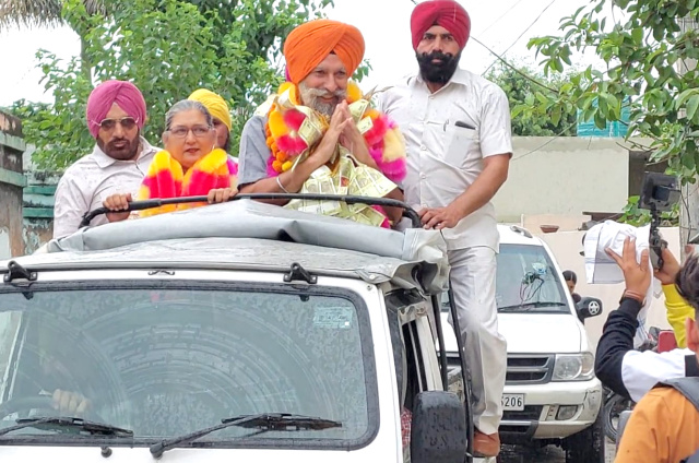 Read more about the article ਥਾਣਾ ਮੁਕੇਰੀਆਂ ਦੇ ਐਸ ਐਚ ਓ ਸ.ਬਲਜੀਤ ਸਿੰਘ ਕਾਹਲੋ ਹੋਏ ਸੇਵਾ ਮੁਕਤ