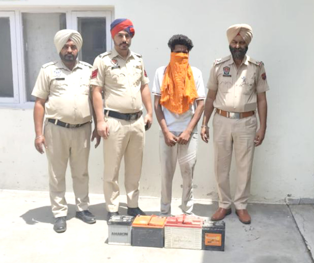 You are currently viewing ਬੈਟਰੀਆਂ ਚੋਰੀ ਕਰਨ ਵਾਲਾ 01 ਦੋਸ਼ੀ ਪੁਲਿਸ ਅੜਿੱਕੇ 