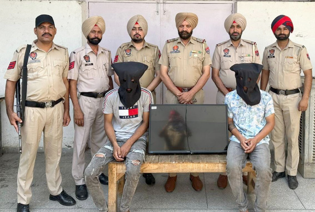 You are currently viewing ਚੋਰੀ ਦੀਆਂ ਵਾਰਦਾਤਾਂ ਨੂੰ ਅੰਜਾਮ ਦੇਣ ਵਾਲੇ ਦੋ ਨੌਜਵਾਨ ਆਏ ਪੁਲਿਸ ਅੜਿੱਕੇ