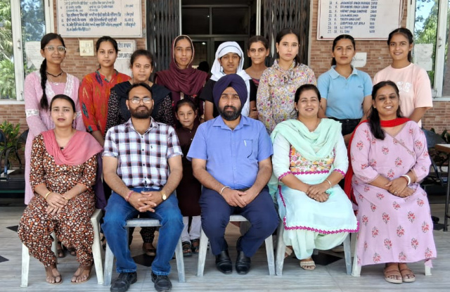 You are currently viewing खाਲਸਾ ਕਾਲਜ, ਗੜ੍ਹਦੀਵਾਲਾ ਵਿਖੇ ਕਰੈਸ਼ ਕੋਰਸ ਦੀ ਸ਼ੁਰੂਆਤ