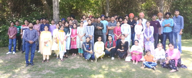 Read more about the article ਖਾਲਸਾ ਕਾਲਜੀਏਟ ਸੀਨੀ.ਸੈਕੰ.ਸਕੂਲ,ਗੜ੍ਹਦੀਵਾਲਾ ਦੇ ਸਮਰ ਕੈਂਪ ਦੇ ਵਿਦਿਆਰਥੀਆਂ ਦਾ ਵਿਦਿਅਕ ਟੂਰ