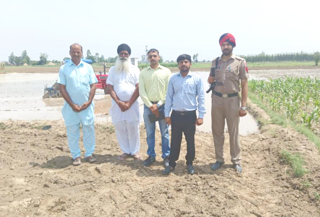 You are currently viewing ਖੇਤੀਬਾੜੀ ਵਿਭਾਗ ਦੀ ਟੀਮ ਨੇ ਅਗੇਤੀ ਬਿਜਾਈ ਕਰਨ ਵਾਲੇ ਕਿਸਾਨ ਦਾ ਝੋਨਾ ਵਾਹਿਆ