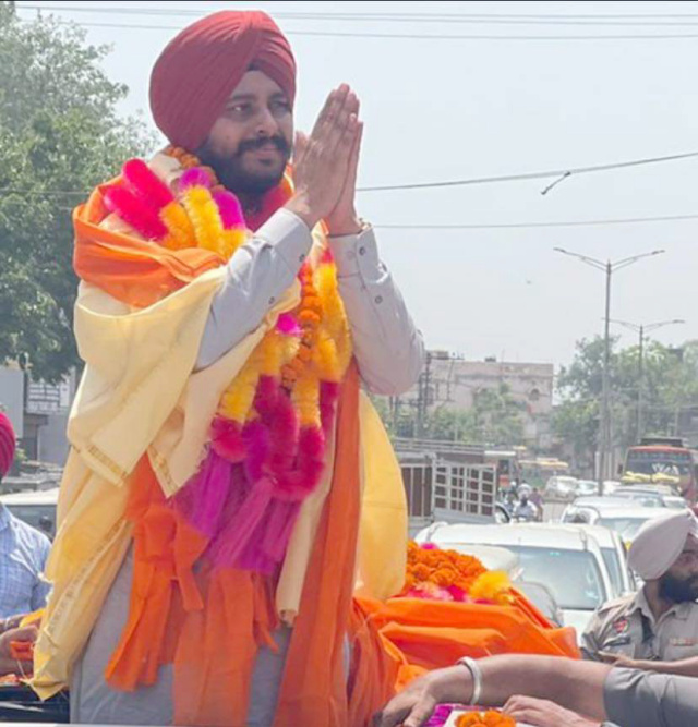 You are currently viewing ਪਾਰਟੀ ਵਲੋਂ ਸੌਂਪੀ ਜਿੰਮੇਵਾਰੀ ਨੂੰ ਪੂਰੀ ਮਿਹਨਤ ਤੇ ਇਮਾਨਦਾਰੀ ਨਾਲ ਨਿਭਾਵਾਂਗਾ – ਵਿਧਾਇਕ ਸ਼ੈਰੀ ਕਲਸੀ