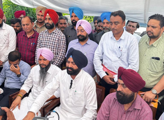 Read more about the article ਪੰਚਾਇਤ ਮੰਤਰੀ ਲਾਲਜੀਤ ਸਿੰਘ ਭੁੱਲਰ ਨੇ ਹੁਣ ਤੱਕ ਦੇ ਦੂਜੇ ਸੱਭ ਤੋਂ ਵੱਡੇ 850 ਏਕੜ ਰਕਬੇ ਤੋਂ ਨਾਜਾਇਜ਼ ਕਬਜ਼ਾ ਛੁਡਵਾਇਆ