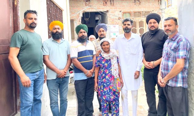 You are currently viewing ਬਾਬਾ ਦੀਪ ਸਿੰਘ ਸੇਵਾ ਦਲ ਐਂਡ ਵੈਲਫੇਅਰ ਸੁਸਾਇਟੀ ਗੜ੍ਹਦੀਵਾਲਾ ਵਲੋਂ ਇੱਕ ਹੋਰ ਵੀਰ ਦਾ ਇਲਾਜ ਕਰਵਾਕੇ ਪਰਿਵਾਰ ਤੱਕ ਪਹੁੰਚਾਇਆ