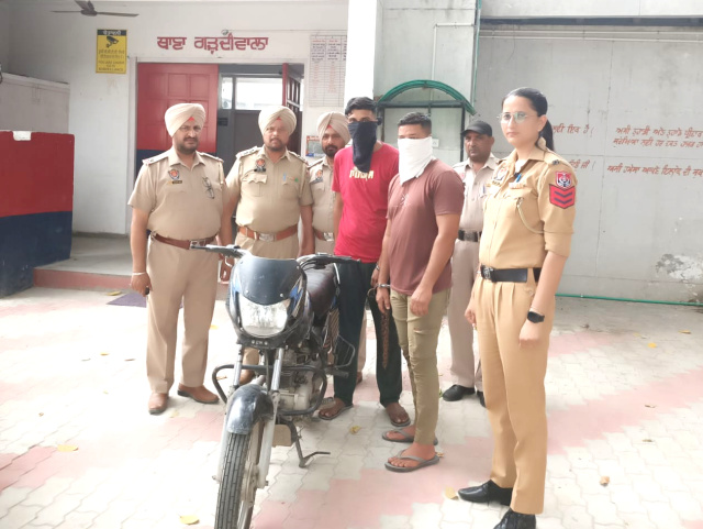 You are currently viewing ਚੋਰੀ ਦੇ ਮੋਟਰ-ਸਾਈਕਲ ਸਮੇਤ 2 ਨੌਜਵਾਨ ਆਏ ਪੁਲਿਸ ਅੜਿੱਕੇ