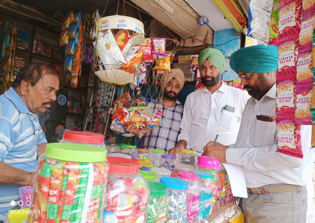 Read more about the article ਕੋਟਪਾ ਐਕਟ ਦੀ ਉਲੰਘਣਾ ਕਰਨ ਵਾਲੇ 11 ਵਿਅਕਤੀਆਂ ਦੇ ਕੱਟੇ ਚਲਾਨ 