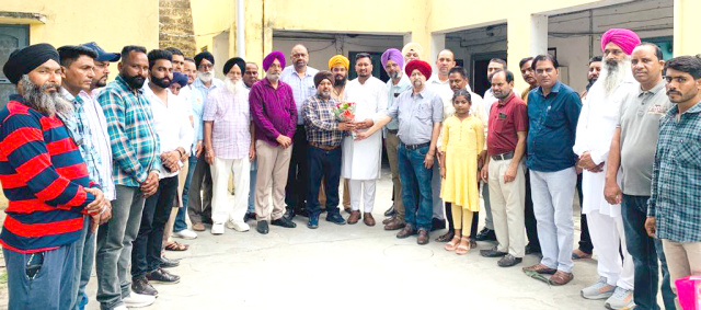 You are currently viewing ਰਾਮਪਾਲ ਸਿੰਘ ਰਾਣਾ ਨੇ ਬੀ.ਡੀ.ਪੀ.ਓ ਫਗਵਾੜਾ ਵਜੋਂ ਸੰਭਾਲਿਆ ਅਹੁਦਾ