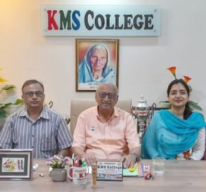 Read more about the article के.एम.एस कॉलेज में एस.सी वर्ग के विद्यार्थियों के लिए मुफ्त शिक्षा – डॉयरेक्टर डॉ.मानव सैनी