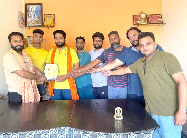 You are currently viewing ਨਿਸ਼ਕਾਮ ਸੇਵਾ ਸੋਸਾਇਟੀ ਵੱਲੋਂ 20 ਜ਼ਰੂਰਤਮੰਦ ਲੋਕਾਂ ਨੂੰ ਰਾਸ਼ਨ ਵੰਡਿਆ