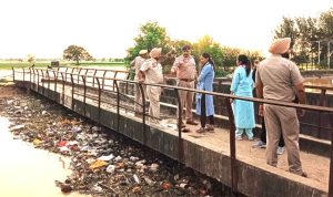 Read more about the article ਬਰਸਾਤ ਕਾਰਨ ਜ਼ਿਲ੍ਹੇ ’ਚ ਪੈਦਾ ਹੋਏ ਹਾਲਾਤ ਹੋਏ ਹੋਰ ਵੀ ਬਿਹਤਰ : ਕੋਮਲ ਮਿੱਤਲ