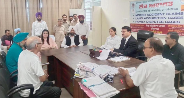 You are currently viewing ਸਟੇਟ ਲੋਕ ਅਦਾਲਤ ਵਿੱਚ 28 ਕੇਸਾਂ ਦਾ ਮੌਕੇ ’ਤੇ ਹੀ ਕੀਤਾ ਗਿਆ ਨਿਪਟਾਰਾ 