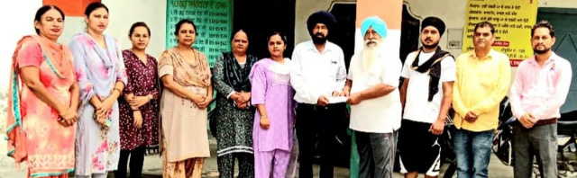 Read more about the article NRI ਸੁਰਜੀਤ ਸਿੰਘ ਰੱਤੂ ਨੇ ਸ.ਪ੍ਰਾ. ਤੇ ਮਿਡਲ ਸਕੂਲ ਦੇ ਗੇਟ ਦੀ ਉਸਾਰੀ ਲਈ ਭੇਜੀ ਇੱਕ ਲੱਖ ਦੀ ਸਹਾਇਤਾ