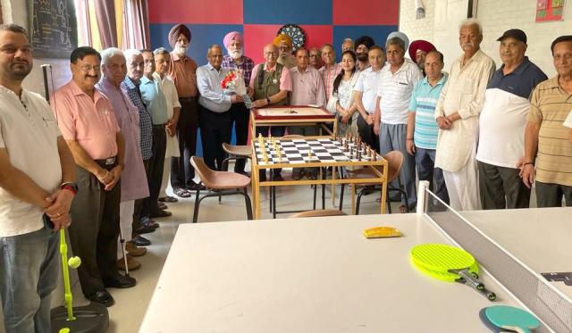 You are currently viewing ਸੀਨੀਅਰ ਸਿਟੀਜ਼ਨਜ਼ ਨੂੰ ਕੇ.ਐਮ.ਐਸ ਕਾਲਜ ਦੇ ਇੰਨਡੋਰ ਗੇਮਜ਼ ਵਿੰਗ ਦੀਆਂ ਸੁਵਿਧਾਵਾਂ ਦਾ ਲਾਭ ਲੈਣ ਲਈ ਸੱਦਾ ਦਿੱਤਾ – ਪ੍ਰਿੰਸੀਪਲ ਡਾ.ਸ਼ਬਨਮ ਕੌਰ