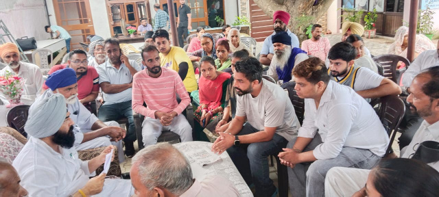 You are currently viewing ਡਿਪਟੀ ਸਪੀਕਰ ਜੈ ਕ੍ਰਿਸ਼ਨ ਸਿੰਘ ਰੌੜੀ ਨੇ ਸੁਣੀਆਂ ਲੋਕਾਂ ਦੀਆਂ ਸ਼ਿਕਾਇਤਾਂ