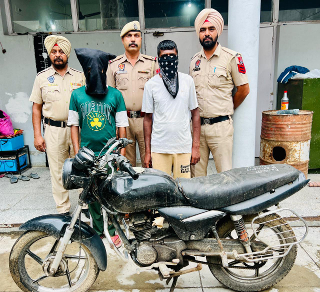 You are currently viewing ਚੋਰੀ ਦੇ ਮੋਟਰਸਾਇਕਲ ਸਮੇਤ ਦੋ ਨੌਜਵਾਨ ਪੁਲਿਸ ਅੜਿੱਕੇ