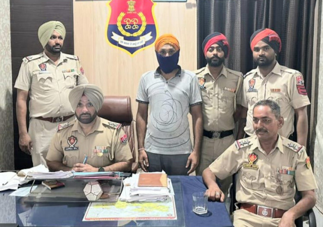 You are currently viewing 20 ਨਸ਼ੇ ਦੇ ਟੀਕੇ ਤੇ 40 ਗ੍ਰਾਮ ਹੈਰੋਇਨ ਸਮੇਤ ਇਕ ਨੌਜਵਾਨ ਪੁਲਿਸ ਅੜਿੱਕੇ