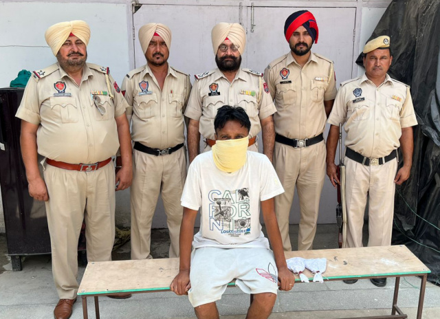 Read more about the article 140 ਗ੍ਰਾਮ ਨਸ਼ੀਲੇ ਪਦਾਰਥ ਅਤੇ 13 ਟੀਕਿਆਂ ਸਮੇਤ ਇੱਕ ਵਿਅਕਤੀ ਪੁਲਿਸ ਅੜਿੱਕੇ