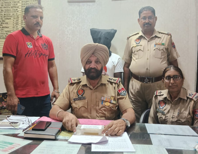 You are currently viewing ਚੋਰੀ ਕੀਤੇ ਗਹਿਣਿਆਂ ਸਮੇਤ ਇੱਕ ਨੌਜਵਾਨ ਪੁਲਿਸ ਅੜਿੱਕੇ