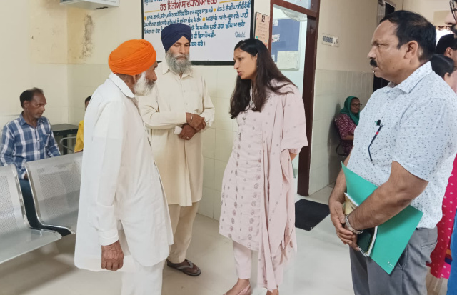 Read more about the article ਡਿਪਟੀ ਕਮਿਸ਼ਨਰ ਕੋਮਲ ਮਿੱਤਲ ਨੇ ਆਮ ਆਦਮੀ ਕਲੀਨਿਕਾਂ ਦਾ ਕੀਤਾ ਅਚਨਚੇਤ ਨਿਰੀਖਣ