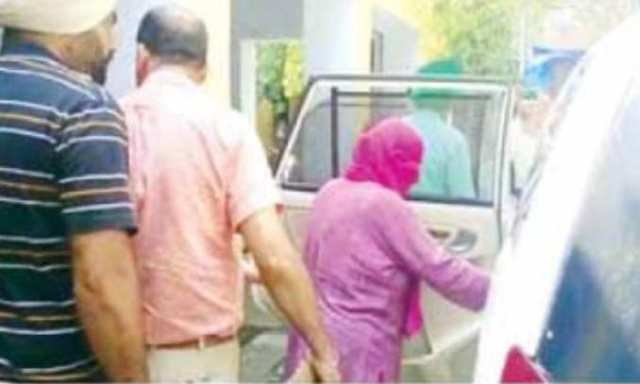 You are currently viewing ਵਿਧਾਨ ਸਭਾ ਹਲਕਾ ਭੋਆ ਦੇ ਪਿੰਡ ਗੋਲ ਵਿੱਚ ਕਰੀਬ 734 ਏਕੜ ਜ਼ਮੀਨ ਦੇ ਮਾਮਲੇ ਵਿੱਚ ਵਿਜੀਲੈਂਸ ਨੇ ਕੀਤੀ ਵੱਡੀ ਕਾਰਵਾਈ