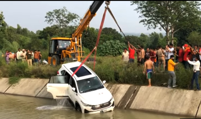 You are currently viewing ਦਸੂਹਾ ਦੀ ਕੰਢੀ ਕਨਾਲ ਨਹਿਰ ‘ਚ ਡਿੱਗੀ ਕਾਰ…