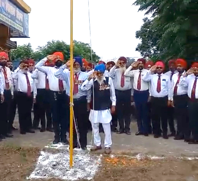 Read more about the article ਐਕਸ ਸਰਵਿਸ ਮੈਨ ਵੈਲਫੇਅਰ ਐਸੋਸੀਏਸ਼ਨ ਗੜ੍ਹਦੀਵਾਲਾ ਵਲੋ ਸਵਤੰਤਰਤਾ ਦਿਵਸ ਧੂਮਧਾਮ ਨਾਲ ਮਨਾਇਆ ਗਿਆ