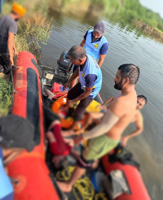 You are currently viewing ਹੜ੍ਹਾਂ ਦਾ ਪਾਣੀ ਦੇਖਣ ਗਏ ਦੋ ਬੱਚਿਆਂ ਦੀ ਪਾਣੀ ਵਿੱਚ ਡੁੱਬਣ ਕਾਰਨ ਮੌ+ਤ