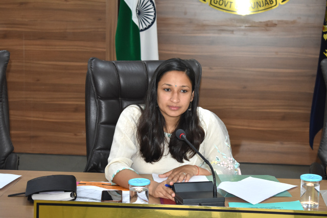 You are currently viewing ਬਿਆਸ ਦਰਿਆ ਅਤੇ ਨੀਵੇਂ ਇਲਾਕਿਆਂ ਤੋਂ ਦੂਰੀ ਬਣਾਏ ਰੱਖਣ ਲੋਕ : ਕੋਮਲ ਮਿੱਤਲ