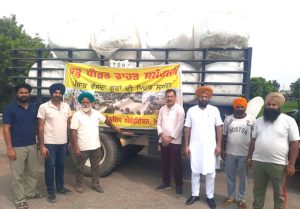 Read more about the article ਹੋਲੀ ਸਿਟੀ ਟਾਊਨਸ਼ਿਪ ਐਸੋਸੀਏਸ਼ਨ ਨੇ ਹੜ੍ਹ ਪੀੜਤਾਂ ਨੂੰ ਵੰਡੀ ਰਾਹਤ ਸਮੱਗਰੀ