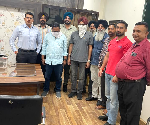 Read more about the article ਵਿਜੀਲੈਂਸ ਵਲੋਂ ਐਕਸੀਅਨ ਮਾਈਨਿੰਗ ਵਿਭਾਗ ਹੁਸ਼ਿਆਰਪੁਰ ਅਤੇ ਐਸ.ਡੀ.ਓ. ਮਾਈਨਿੰਗ ਵਿਭਾਗ, ਦਸੂਹਾ 5 ਲੱਖ ਰੁਪਏ ਦੀ ਰਿਸ਼ਵਤ ਲੈਣ ਦੇ ਦੋਸ਼ ਹੇਠ ਗ੍ਰਿਫ਼ਤਾਰ