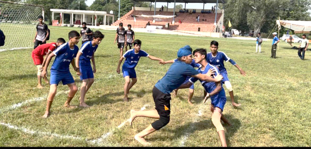 You are currently viewing ‘ਖੇਡਾਂ ਵਤਨ ਪੰਜਾਬ ਦੀਆਂ-2023’ – ਵਾਲੀਬਾਲ, ਦੌੜਾਂ ਅਤੇ ਫ਼ੁੱਟਬਾਲ ਵਿੱਚ ਖਿਡਾਰੀਆਂ ਨੇ ਦਿਖਾਏ ਜੌਹਰ 