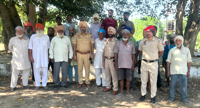 You are currently viewing ਗੜ੍ਹਦੀਵਾਲਾ ਪੁਲਿਸ ਵੱਲੋਂ ਵੱਖ-ਵੱਖ ਪਿੰਡਾਂ ਵਿੱਚ ਪਬਲਿਕ ਪੁਲਿਸ ਮੀਟਿੰਗਾਂ ਦਾ ਅਯੋਜਨ