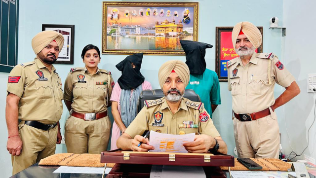 You are currently viewing *ਪੁਲਿਸ ਵਲੋਂ ਭਾਰੀ ਮਾਤਰਾ ‘ਚ ਨਸ਼ੀਲੇ ਪਦਾਰਥ ਸਮੇਤ ਦੋ ਗ੍ਰਿਫਤਾਰ*