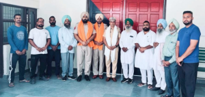 Read more about the article ਡਿਊਟੀ ਦੇ ਨਾਲ ਨਾਲ ਸਮਾਜ ਸੇਵਾਵਾਂ ਨਿਭਾਉਣ ਵਾਲੇ ਏ ਐਸ ਆਈ ਜਗਦੀਸ਼ ਸਿੰਘ ਸਮੇਤ ਹੋਰ ਕਰਮਚਾਰੀਆਂ ਦਾ ਭਰਾਤੀ ਕਿਸਾਨ ਯੂਨੀਅਨ ਰਾਜੇਵਾਲ ਦੇ ਆਹੁਦੇਦਾਰਾਂ ਵਲੋਂ ਸਨਮਾਨ