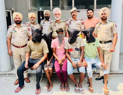 You are currently viewing *1611 ਗ੍ਰਾਮ ਨਸ਼ੀਲੇ ਪਦਾਰਥ ਸਮੇਤ ਪੰਜ ਸਮਗਲਰ ਪੁਲਿਸ ਅੜਿੱਕੇ*