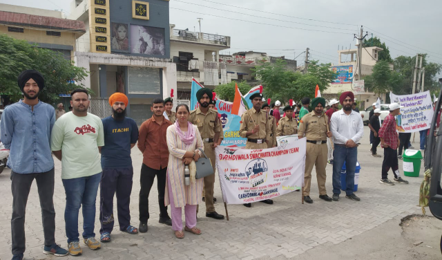 You are currently viewing ਖ਼ਾਲਸਾ ਕਾਲਜ ਗੜ੍ਹਦੀਵਾਲਾ ਦੇ ਵਿਦਿਆਰਥੀਆਂ ਨੇ ਸਵੱਛਤਾ ਲੀਗ 2.0 ਰੈਲੀ ਵਿੱਚ ਭਾਗ ਲਿਆ